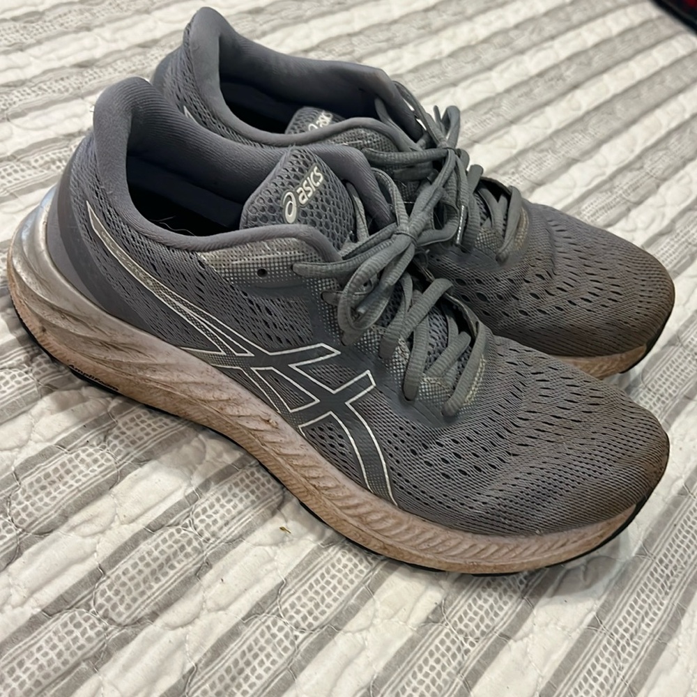 ASICS 1012 A916 running shoes